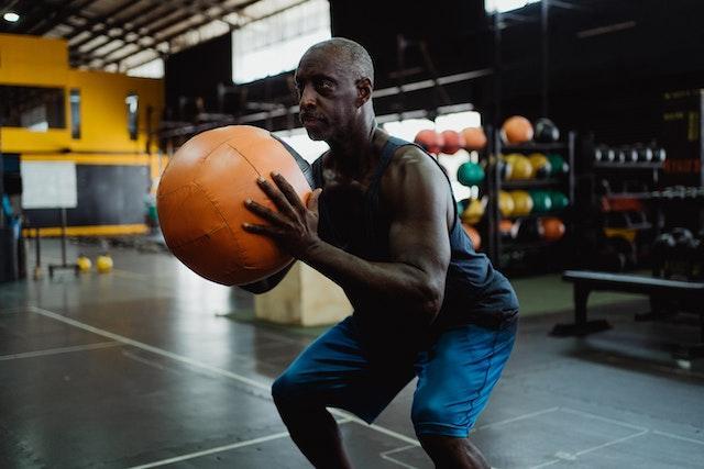slam-ball-exercises-benefits-to-power-up-your-workout-2023