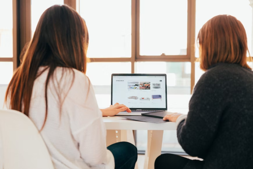 Professional Blogs Every Designer Should Follow In 2024